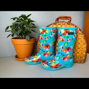 Blue Floral Roma Rain Boots (Size 7)